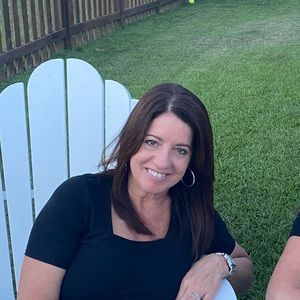 Meet your Posher, Dana